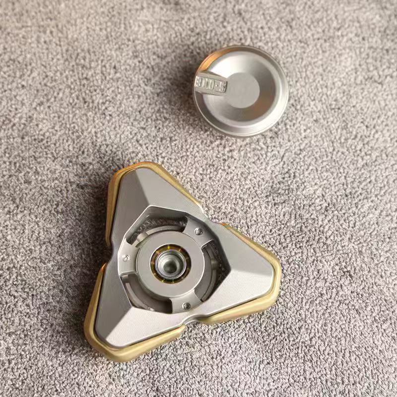 Metal Fidget Spinner for Adults – Ultra-Smooth Open-Armor Spinner with Beads & Sound Feedback, EDC Desk Toy for Stress Relief & Focus, Ideal Office Gift & Holiday Present (Silver)